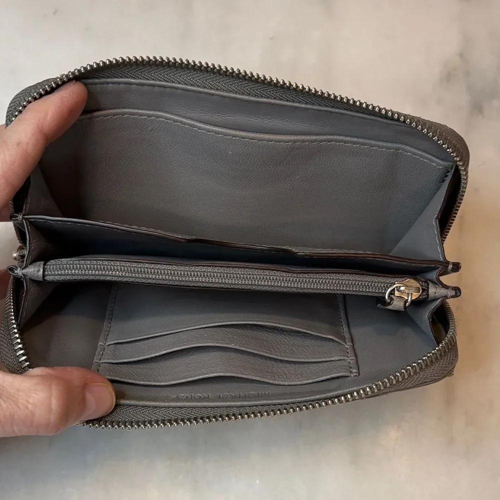 Michael Kors Jet Set Wallet Travel Quilted Leather Continental Full Zip